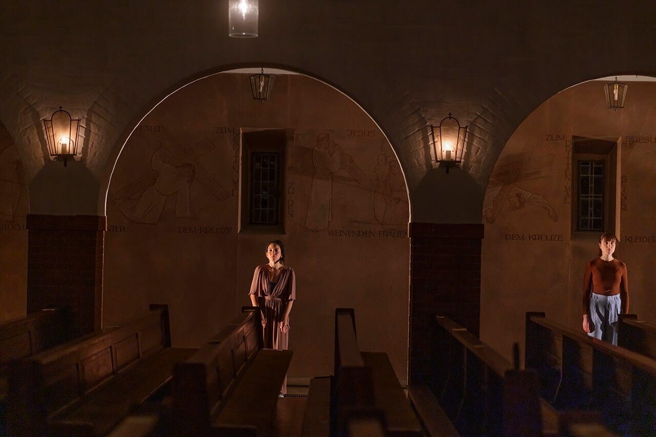 RebeccaMary-Inunsbewegt-01-min